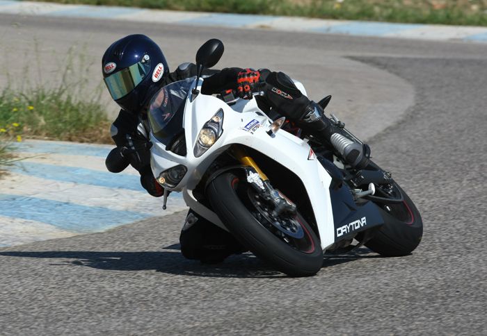 Triumph Daytona 675 R 
